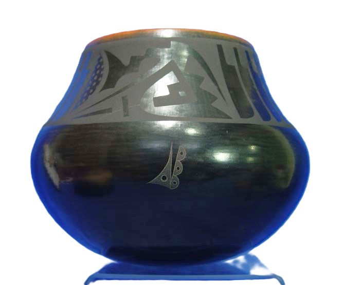 San Ildefonso Pueblo Pottery: Cavan Gonzales (Tse-Whang)