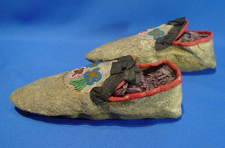Antique Great Lakes Beaded Moccasins