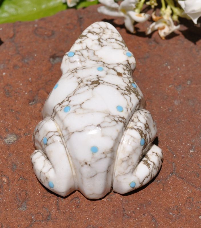 Zuni Veined white marble Frog Fetish by Tyler Quam