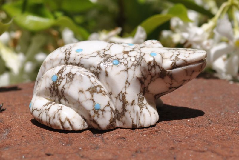 Zuni Veined white marble Frog Fetish by Tyler Quam