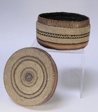 Very fine Makah - Nuu-chah-nulth Lidded Indian Basket