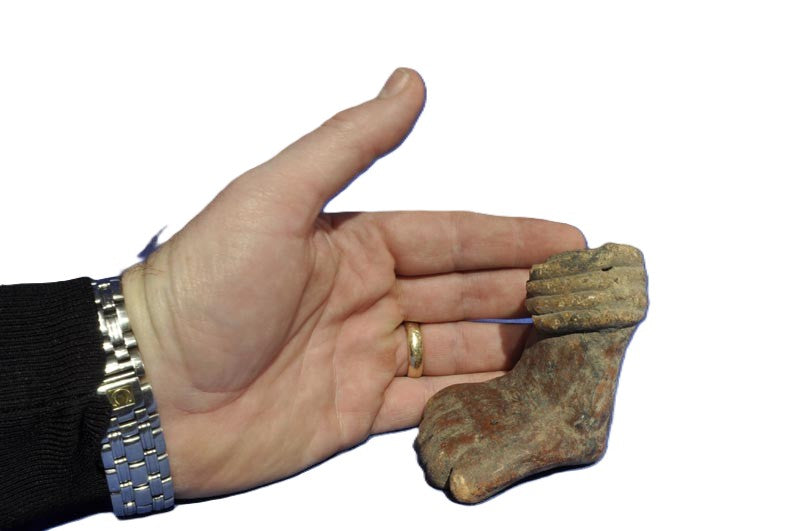 Precolumbian pottery, broken foot