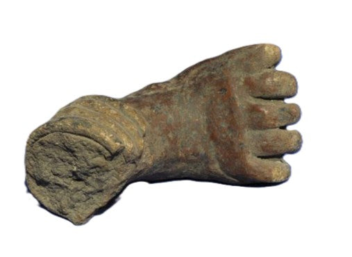 Precolumbian pottery, broken foot