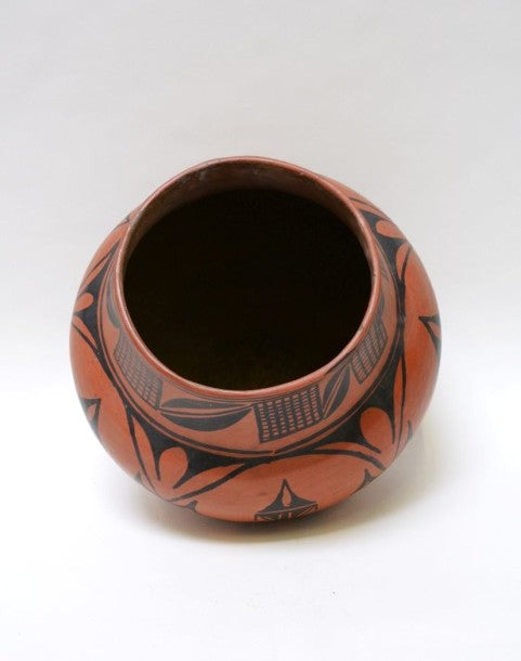 San Ildefonso Black and Red Pottry Olla Attrib. to Marianita Roybal