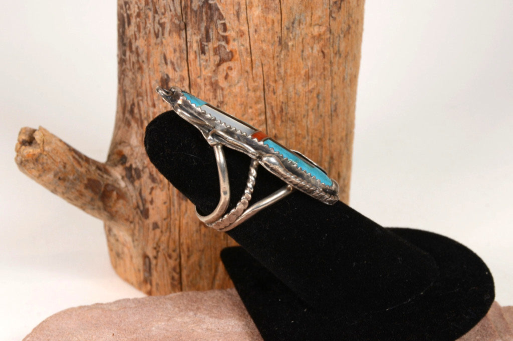 Vintage Zuni Ring with fine Inlay and Silverwork Size: 6.5