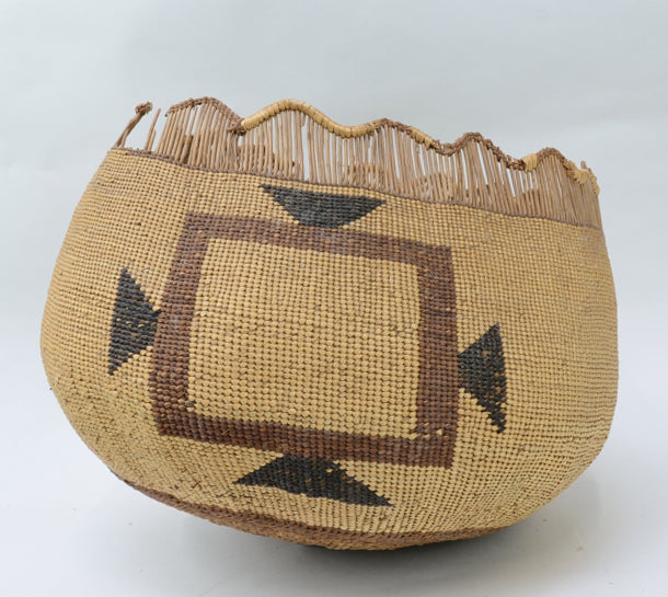 Fine Northern California Vintage Native Basketry    Very Large Karuk / Yurok Indian Basket