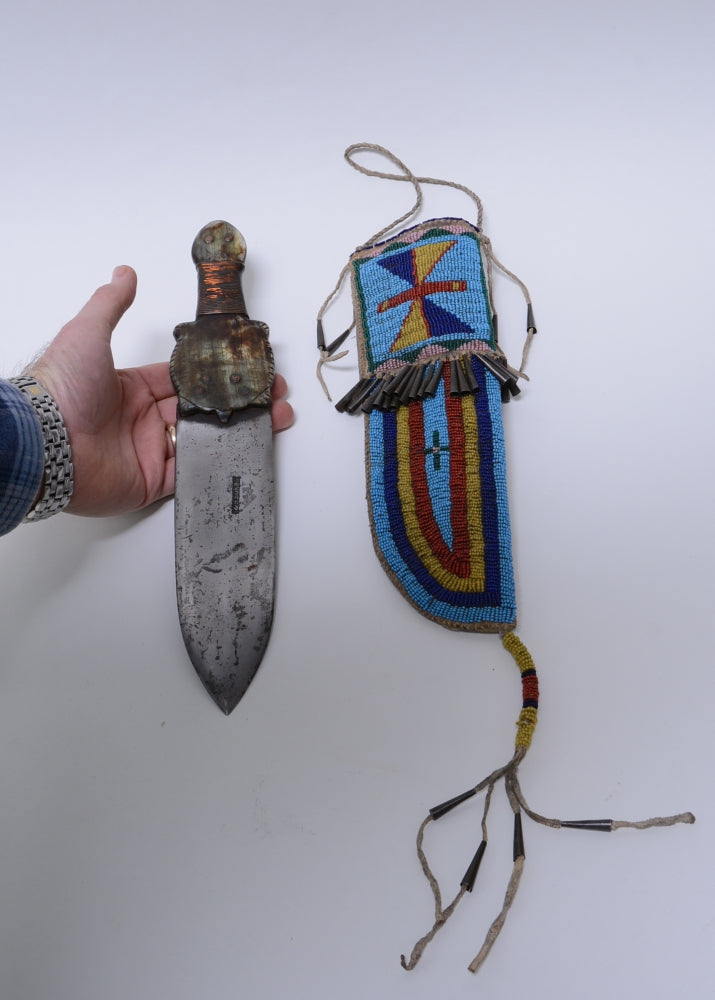 Plains Dag Knife with beaded sheath with turtle handle