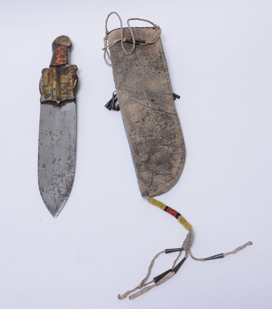 Plains Dag Knife with beaded sheath with turtle handle