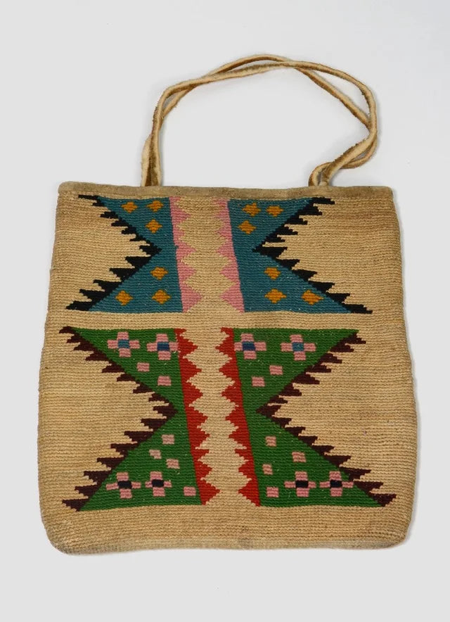 Fine Antique Nez Perce Cornhusk Bag