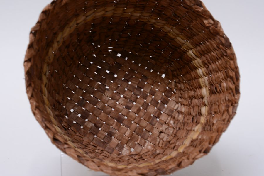 Antique Quinault basketry bowl, light band in center