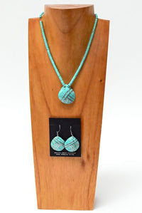 Santo Domingo Shell Necklace and Earrings Set