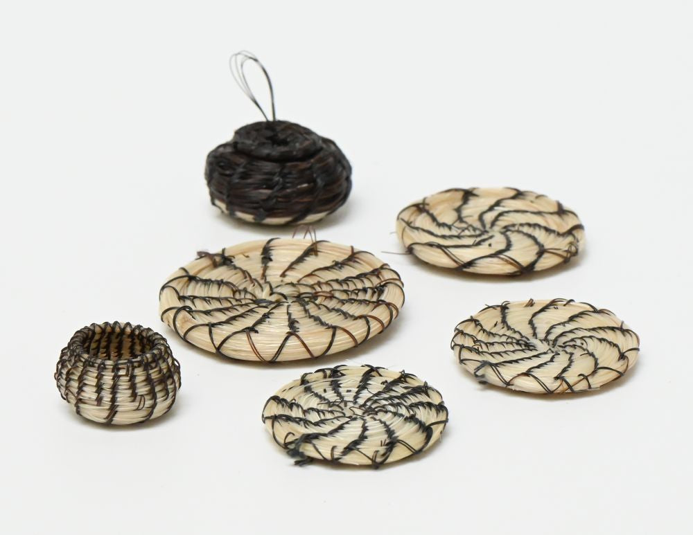 Miniature Penobscot basket/Trays 4 trays and 2 Round baskets (set)