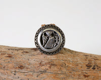 Silver Ring Circle with Design Inside Size 8
