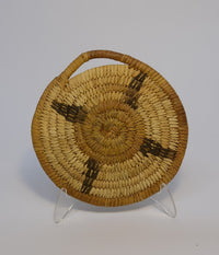 Vintage Papago basket trivit