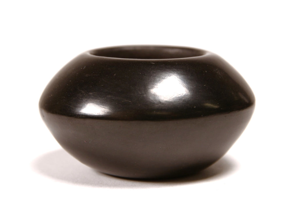 San Ildefonso Pueblo Pottery By Margie Pena