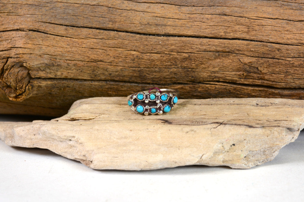 Zuni Ring petite point turquoise with 8 fine turquoise settings