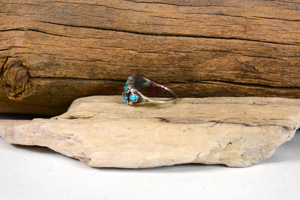 Zuni Ring petite point turquoise with 8 fine turquoise settings