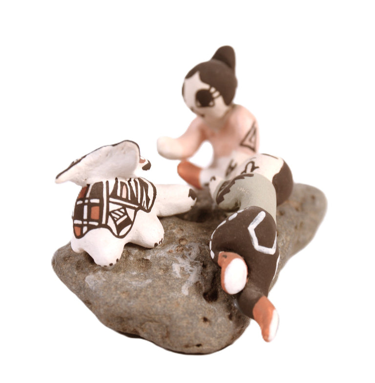 Acoma Pueblo 4 Figures Pottery on a Rock By Aggie