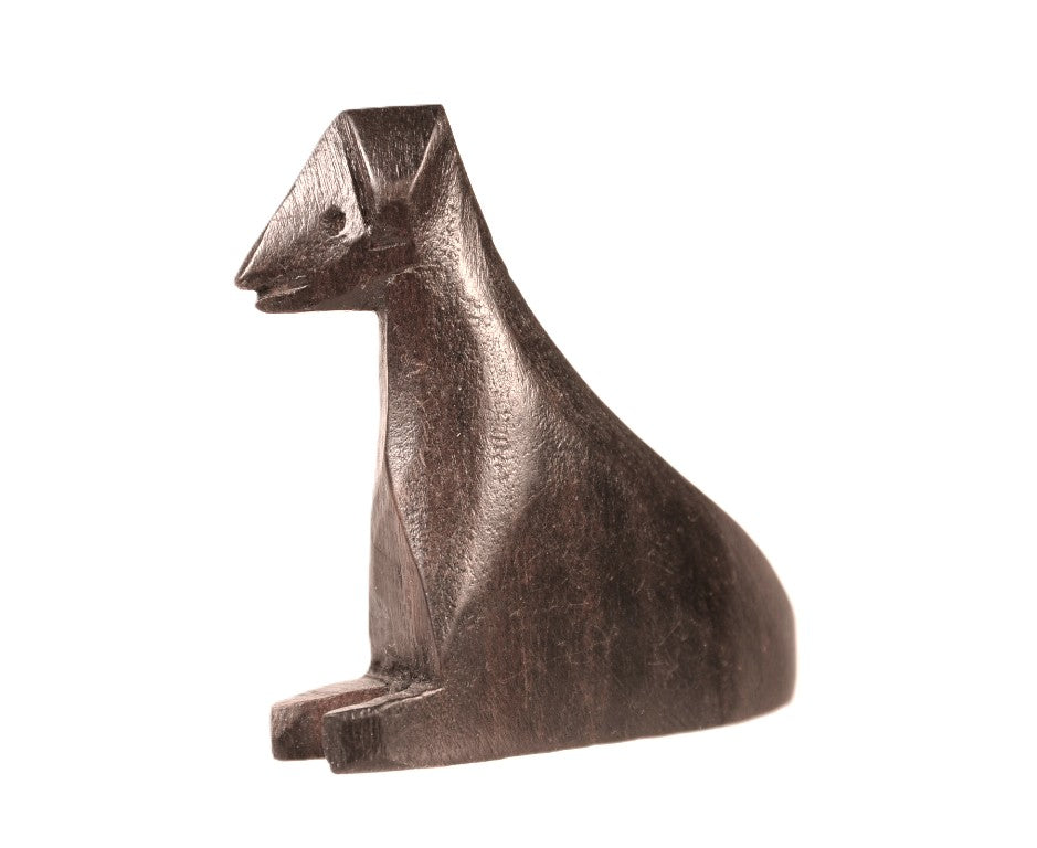 Seri Mexico Ironwood Black Sitting Dog