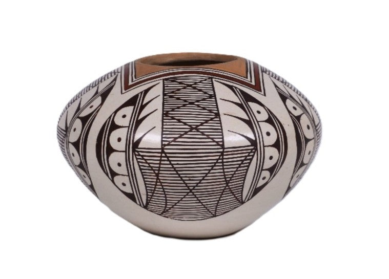 Fine Hopi Pottery by Tyra Naha "Bat Wing motif"