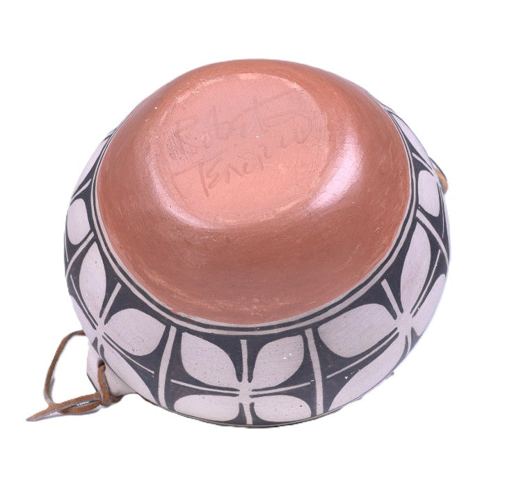 Santo Domingo Pueblo Pottery By Robert Tenorio