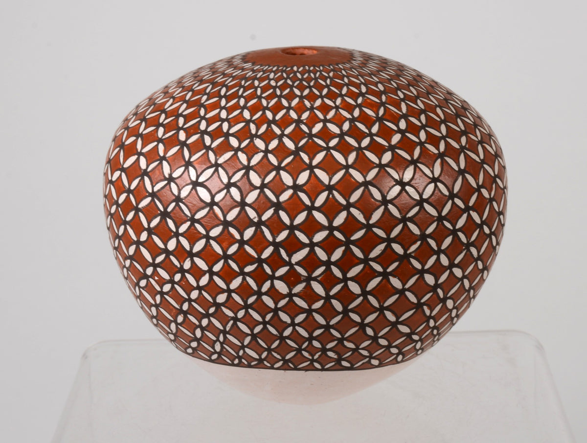 Acoma Pottery Seed Jar by : JoAnn Chino Garcia (Acoma, born 1961)