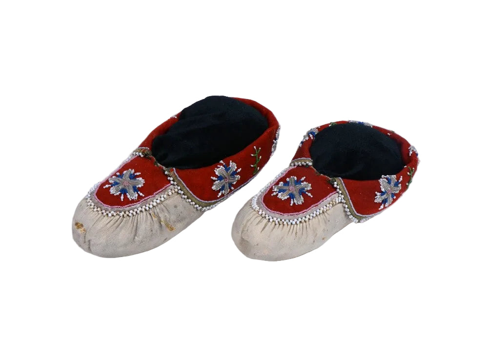 Antique Iroquois Beaded Hide Moccasins
