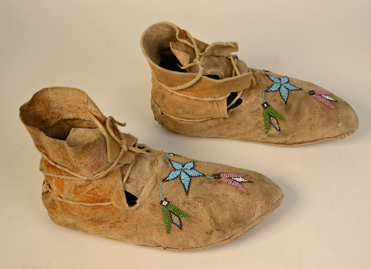 Santee Sioux Moccasins