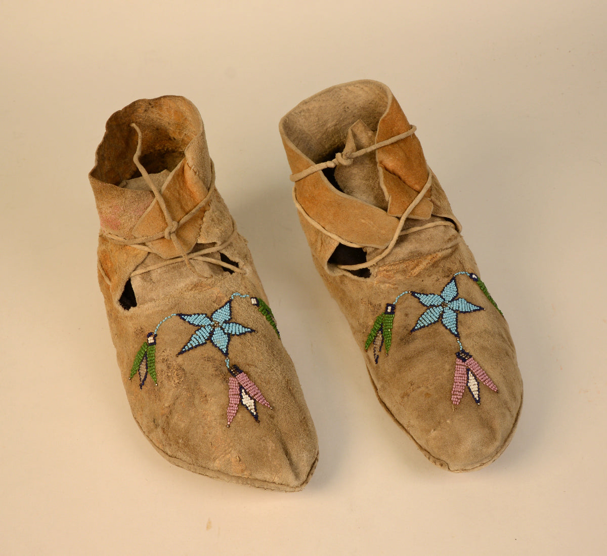 Santee Sioux Moccasins