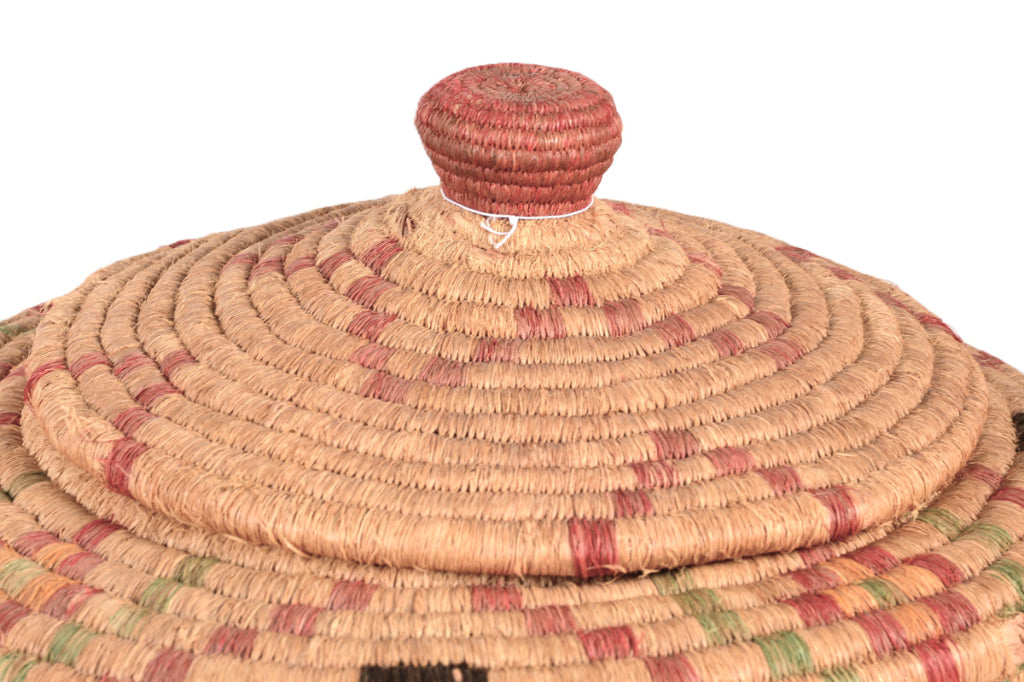 Quinault Basket with Lid and Nob