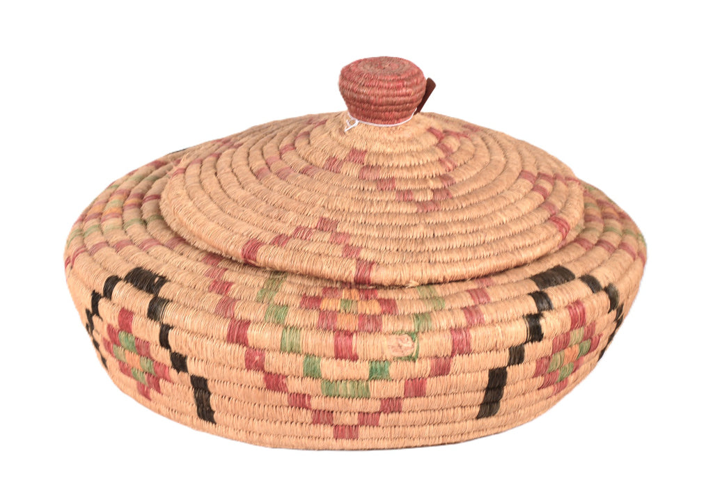 Quinault Basket with Lid and Nob