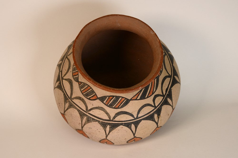 Early San Ildefonso Pueblo pottery jar by Marianita Roybal
