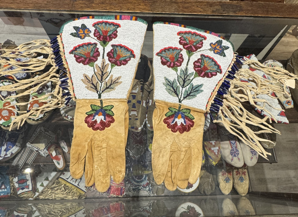 Plateau Beaded Gauntlet Gloves Pair
