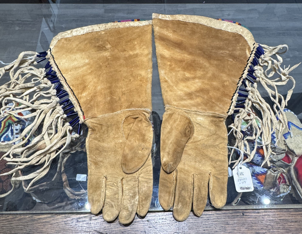 Plateau Beaded Gauntlet Gloves Pair