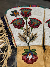 Plateau Beaded Gauntlet Gloves Pair