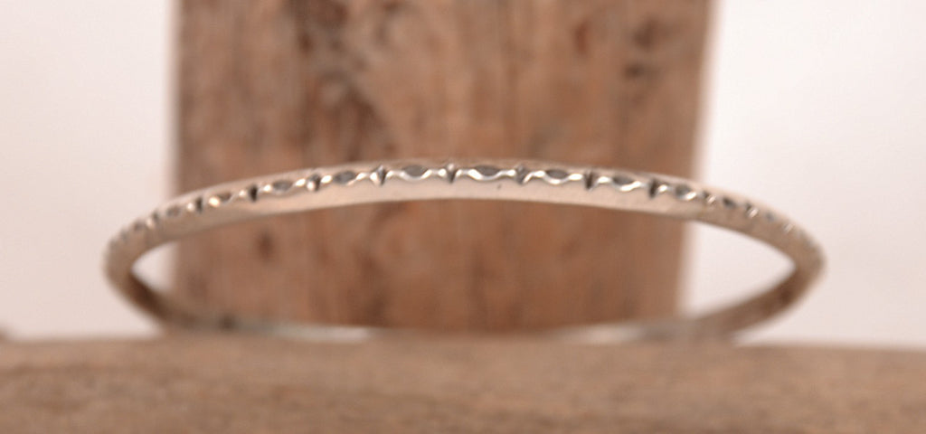 アクセサリー Navajo / silver bangle Navajo Sterling Silver Bangle Bracelet – Antique American Indian Art