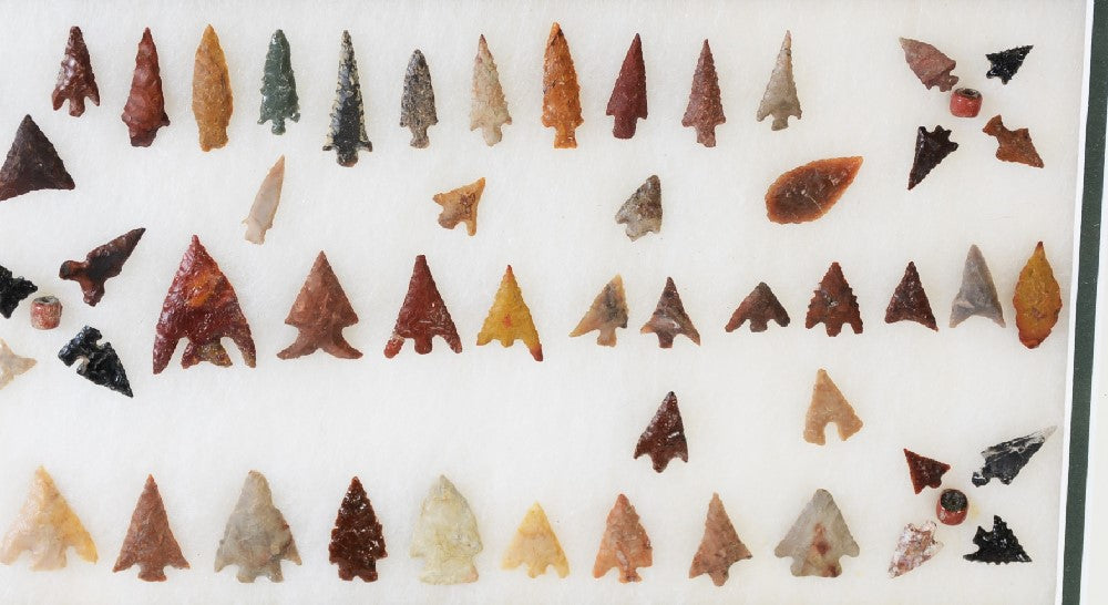 Earl Man Columbia River Artifacts: 85 Points with 5 Beads