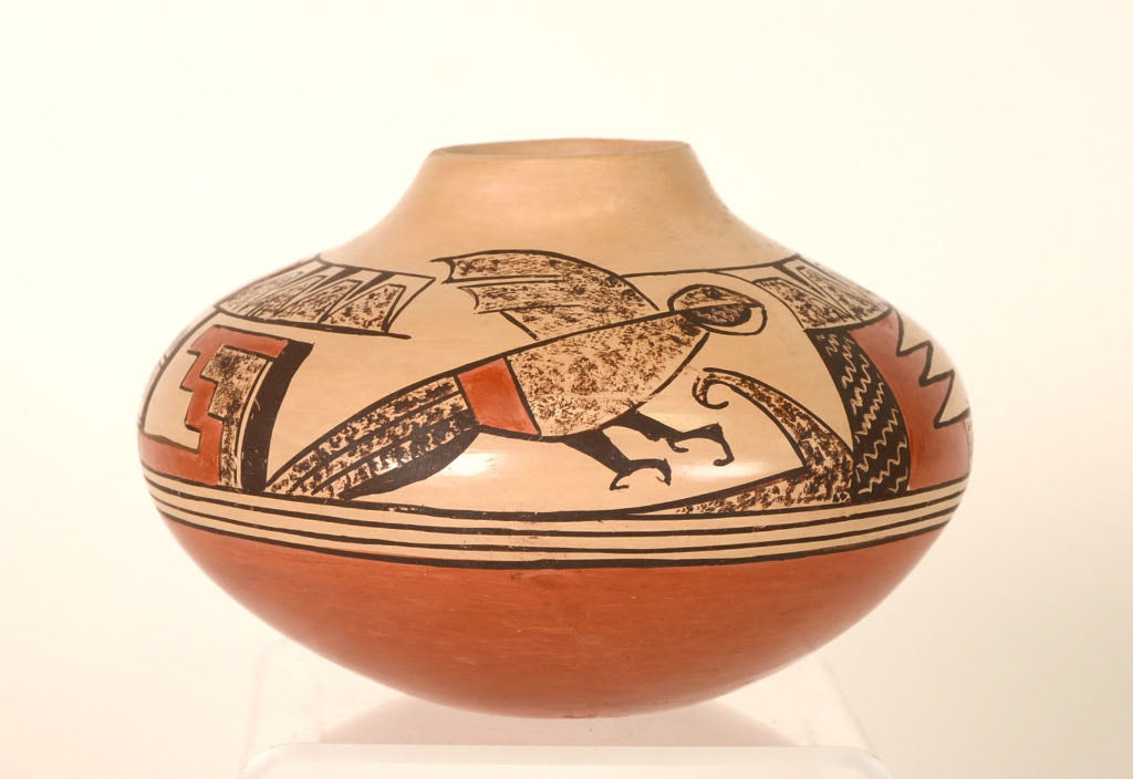 Hopi Pueblo Pottery Seed Jar - flying bird: Jean Sahme Nampeyo (1948-2024)