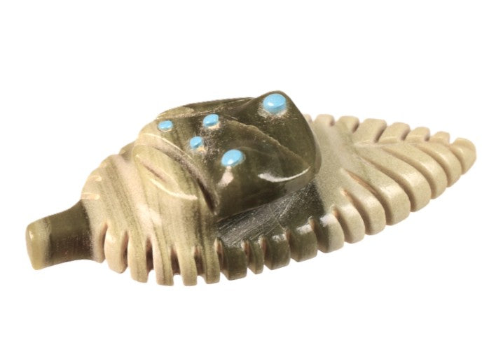 Zuni Pueblo Frog on a Leaf Fetish By Todd Poncho