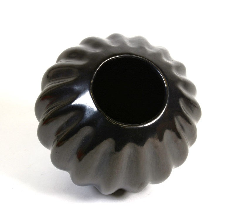 Santa Clara Pueblo Melon Blackware Jar By Helen Shupla