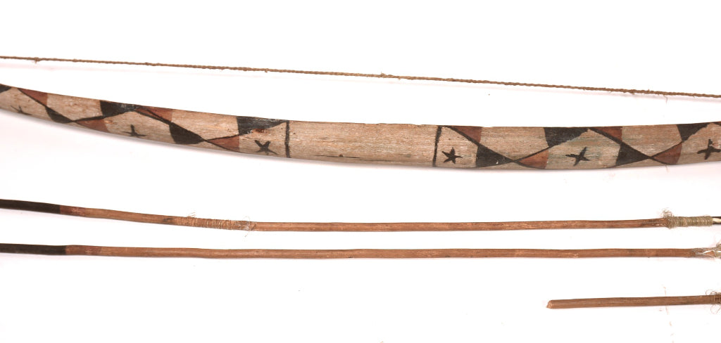 Mohave Painted Bow and 3 1/2 Arrows Set