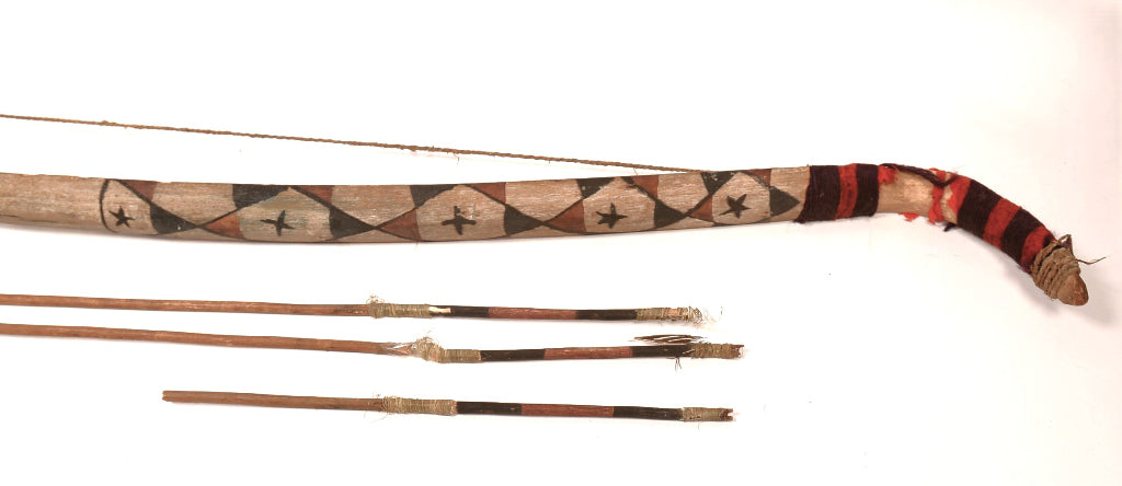 Mohave Painted Bow and 3 1/2 Arrows Set