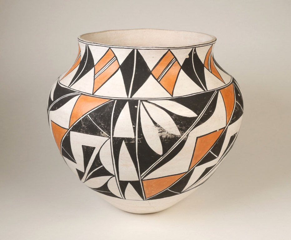 Acoma Pueblo Pottery By Ruby Shroulate