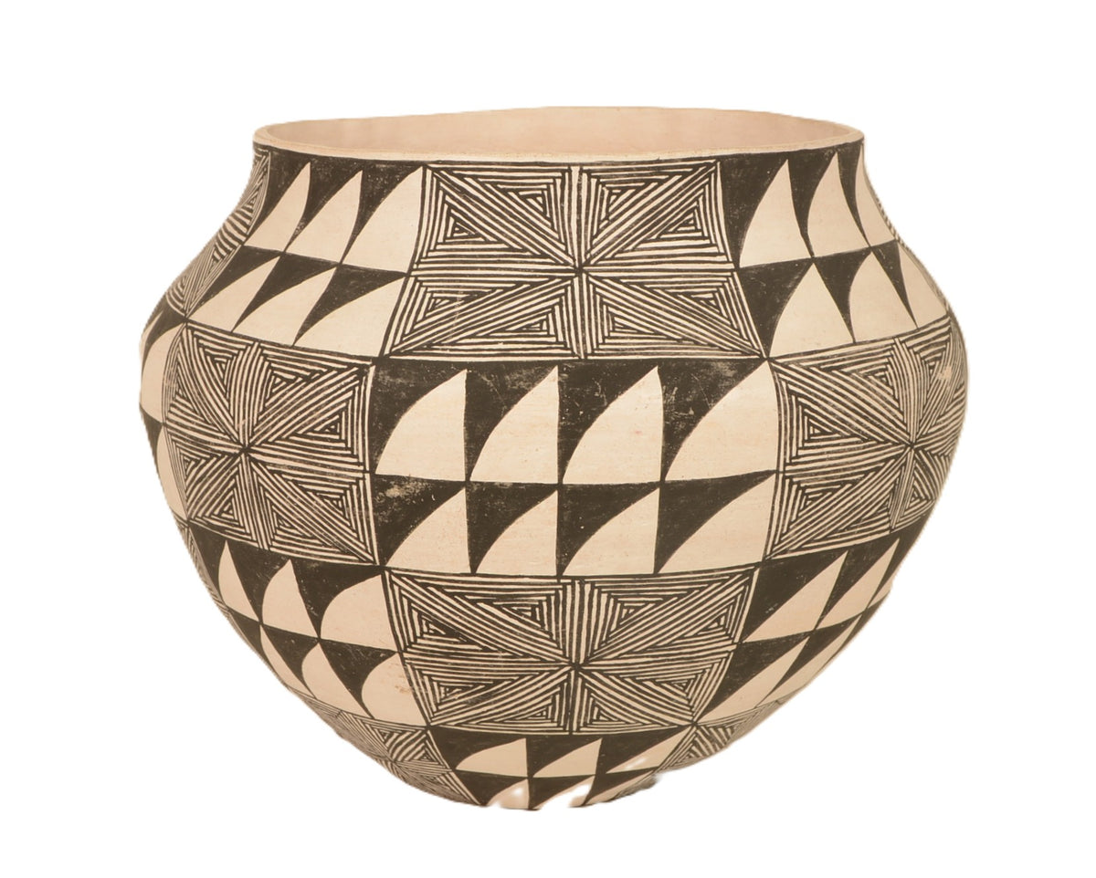 Acoma Pueblo Pottery By Ruby Shroulate