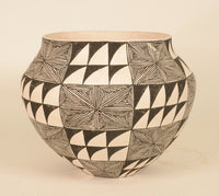 Acoma Pueblo Pottery By Ruby Shroulate