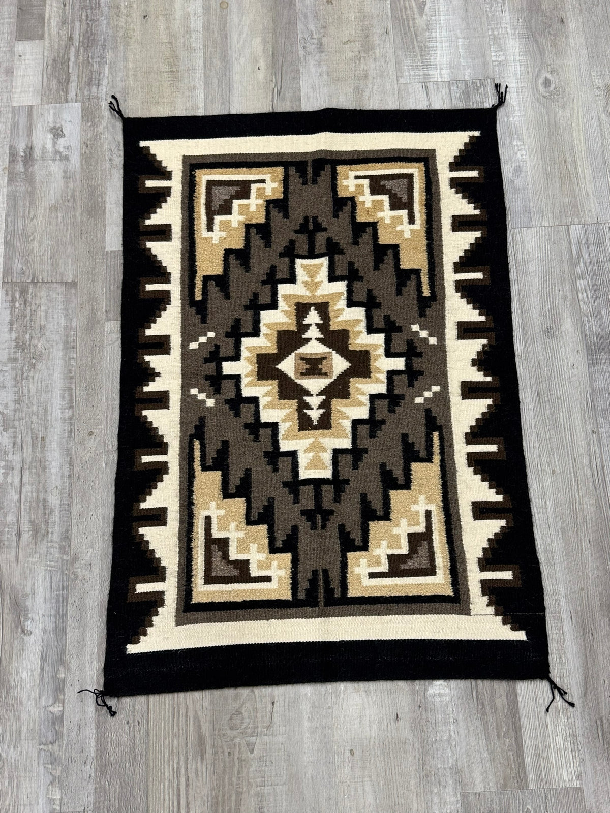 Navajo Rug: Two Gray Hills