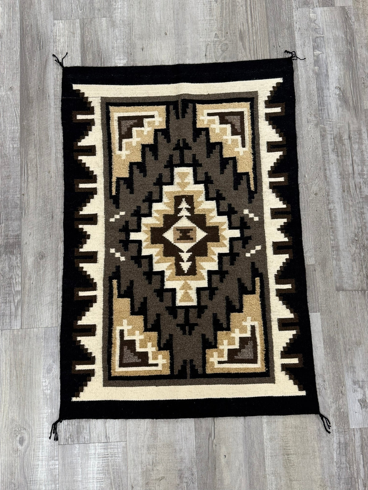 Navajo Rug: Two Gray Hills