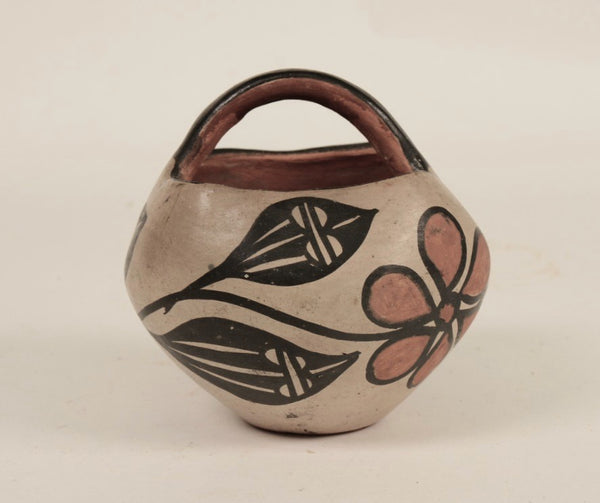 Santa Domingo Pueblo Pottery with Handle