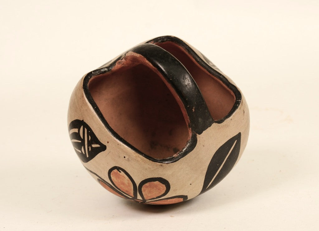Santa Domingo Pueblo Pottery with Handle
