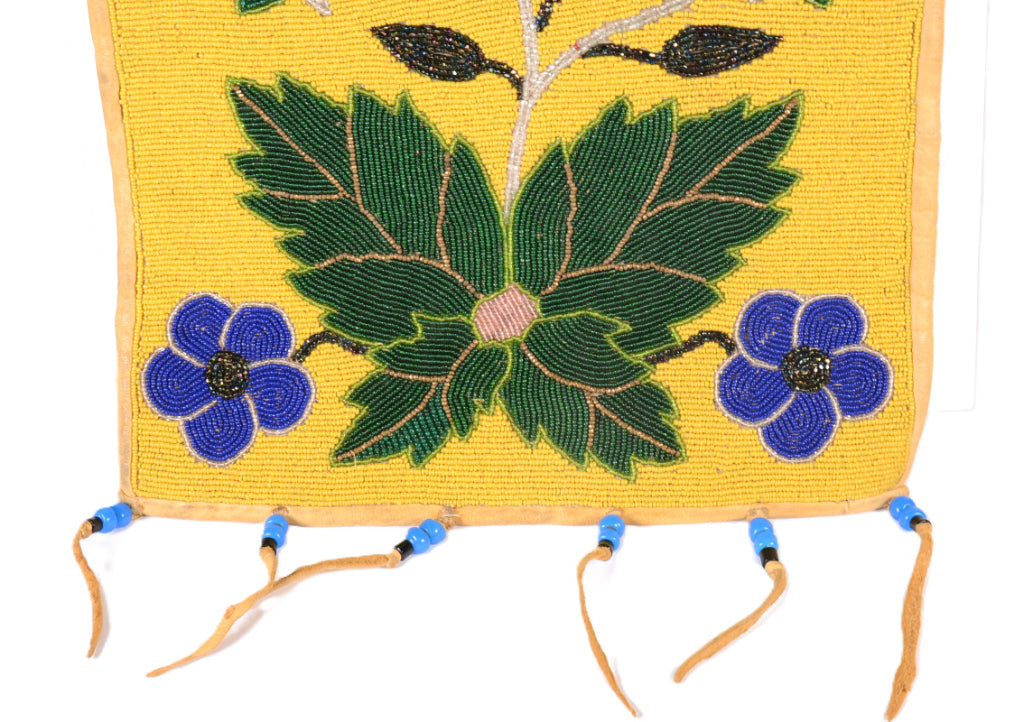 Plateau Pictorial Beaded Flat Bag